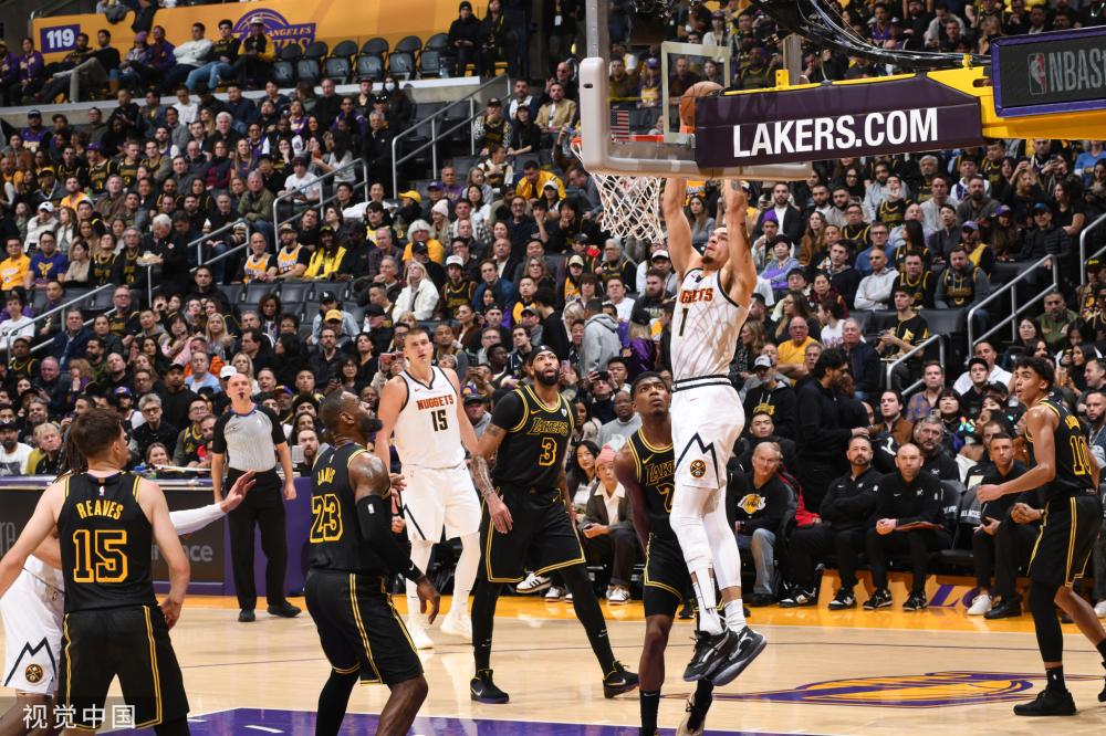 在足球比赛 在足球比赛