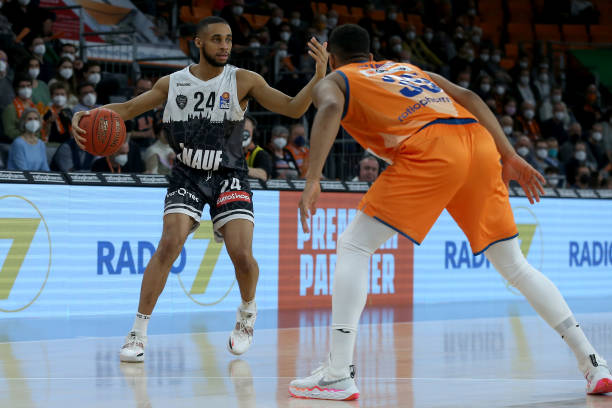 他是否能延 他是否能延